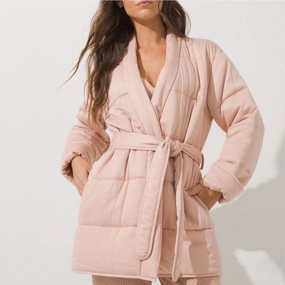 SOLD!! SOMA Short Puffer Robe Light Blush Pink - Size S - Picture 2 of 7